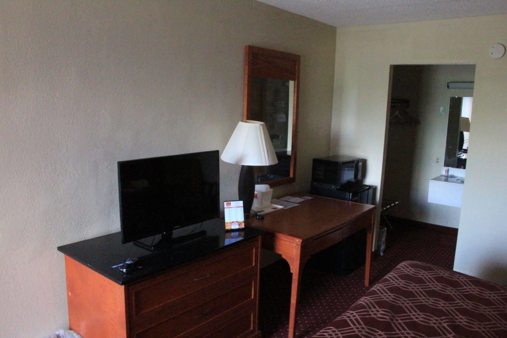 Hotel Super 8 By Wyndham Perrysburg-Toledo Exteriér fotografie