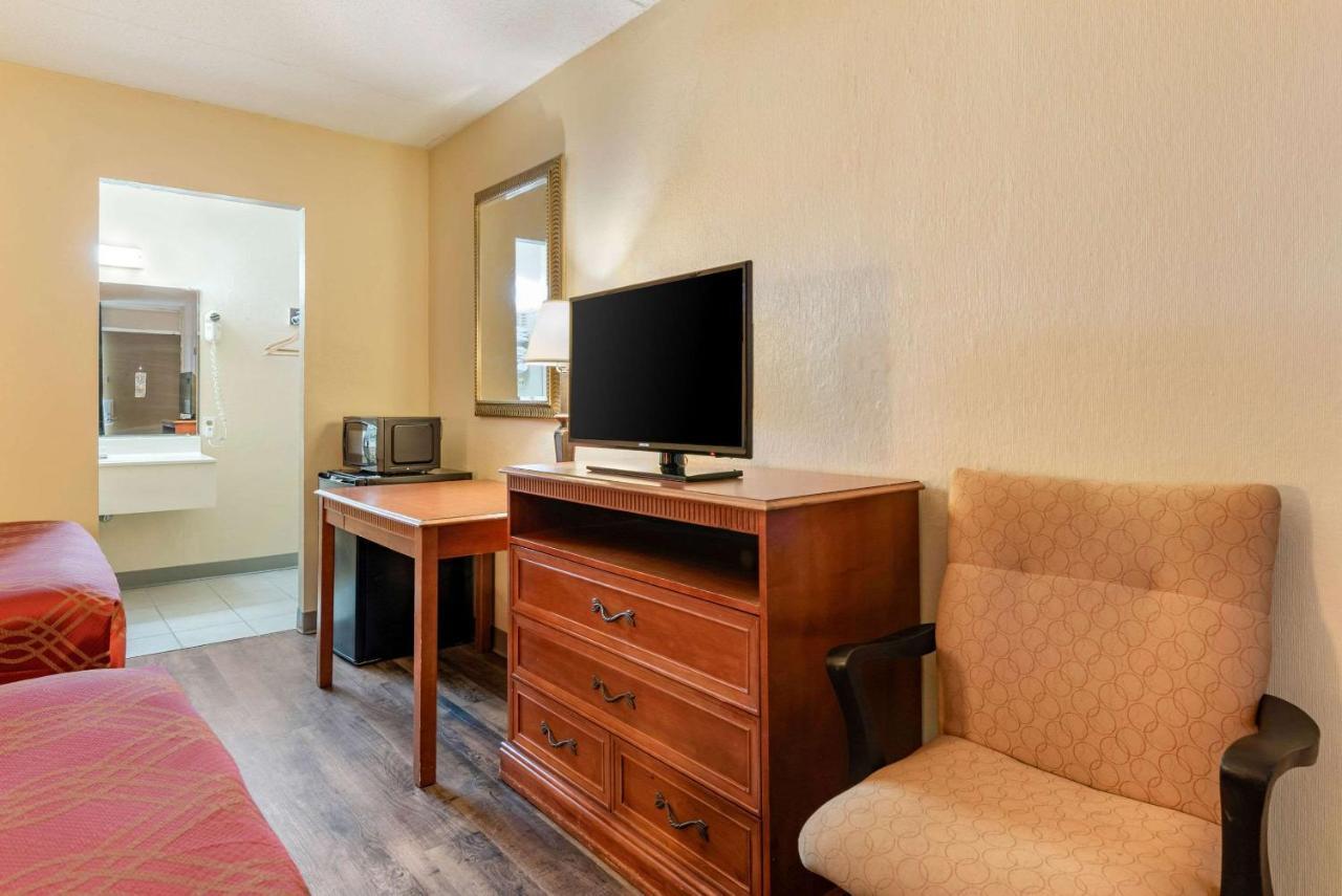 Hotel Super 8 By Wyndham Perrysburg-Toledo Exteriér fotografie